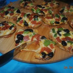 A picture of Potato pizza  پتیزا سیب زمینی.