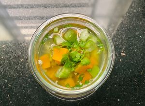 Hình của món Canh Bí Đỏ Nấu Khoai Lang Mướp Thịt Heo.