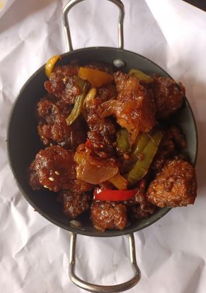 চিলি চিকেন (chilli chicken recipe in Bengali) রেসিপির প্রধান ছবি