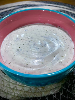 Una foto de Salsa de yogurt para ensaladas 🥗