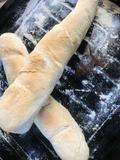 A picture of Baguette (French bread)🥖.