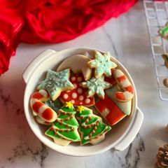 A picture of Christmas Cookies (eggless).