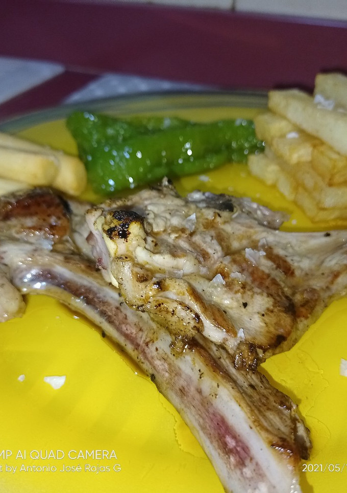 Una foto de Costillas de cordero a la plancha
