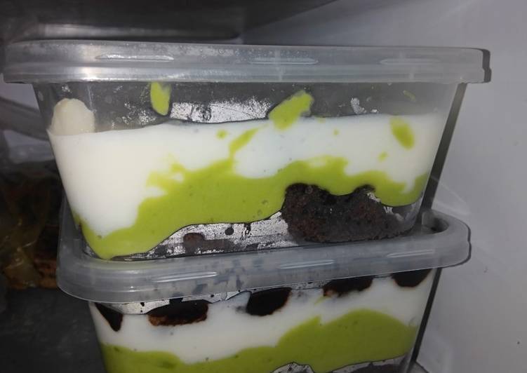 Brownies Alpukat Dessert Box