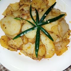 A picture of Karahi Fry Potatoes.