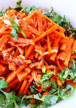 A picture of Korean carrot salad.