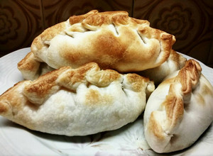Una foto de Empanadas de pollo al verdeo "Las preferidas de mi hijo ♥️"