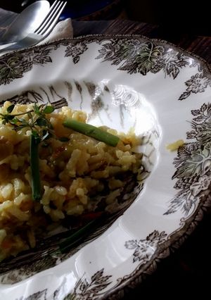 Una foto de Arroz  seco de bacalao con ajos tiernos