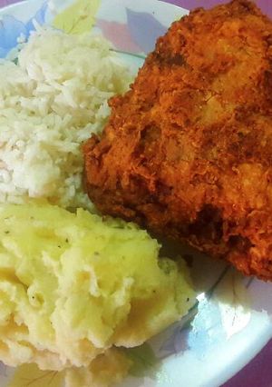 Una foto de Pollo empanizado estilo KFC