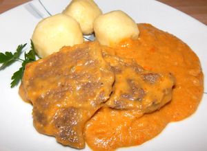 Vadas marhaszelet burgonyagombóccal recept fotója