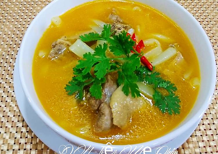 Bánh canh bột xắt nấu thịt vịt