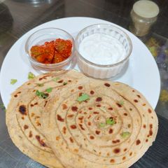A picture of Laccha paratha.