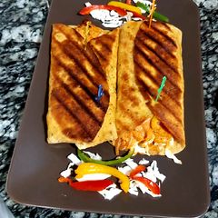 A picture of Tandoori chicken wraps.