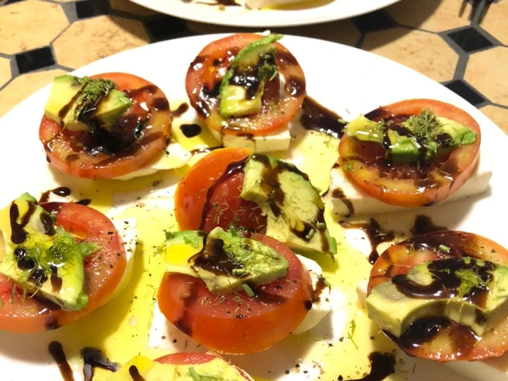 Easy Steps to Make Avocado Caprese Salad the Can Spoil the Tongue So Delicious