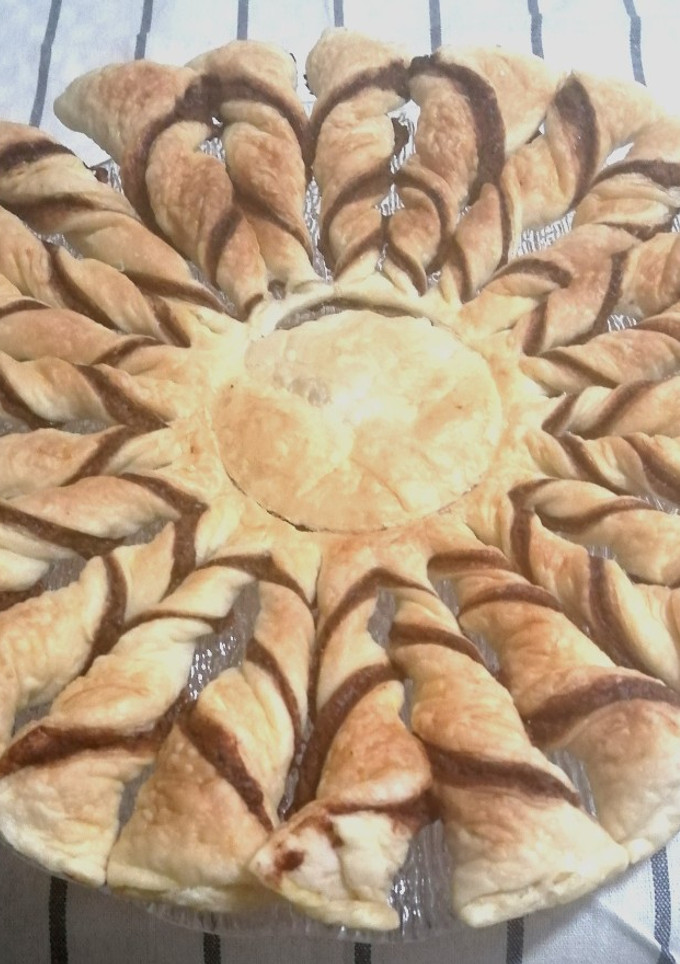 Foto di Girasole di Pasta Sfoglia e Nutella