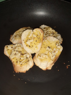 Foto resep Cheesy Garlic Bread "Teflon"