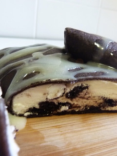 Una foto de Crepes de oreo rellenas de nata y más oreos