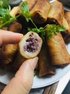 Hình của món Chả giò khoai lang tím.