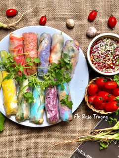 A picture of Rainbow Spring Rolls.