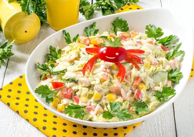 Салат с пекинской капустой и крабовыми палочками