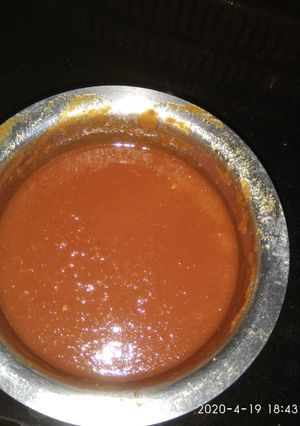 A picture of Tomato ketchup or sauce.