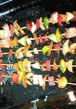 A picture of Oven-Baked Skewers... healthy, healthy for the diet haha.