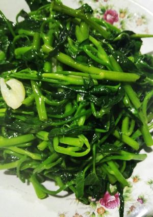 Hình của món Rau muống xào tỏi.