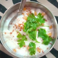 A picture of Chana dal rayta.