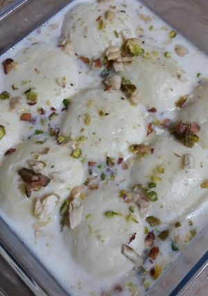 A picture of Ras malai.