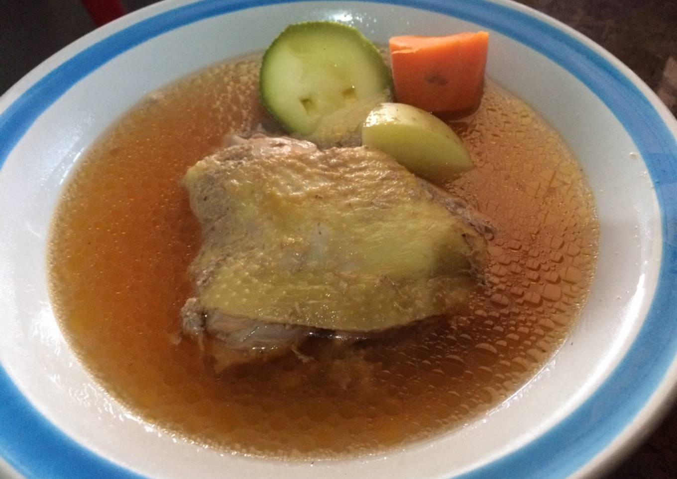 Caldo de pollo (estilo mi mamá)