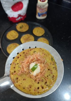 A picture of Mini besan pancakes.