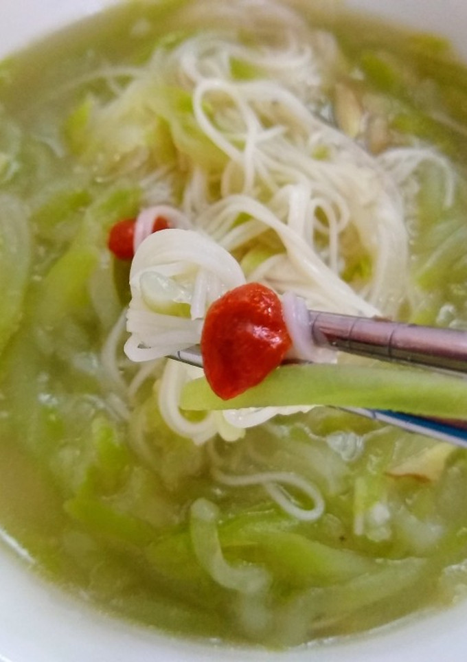 【銀髮族養生】阿母ㄟ瓠瓜枸杞麵線 的食譜成品照片