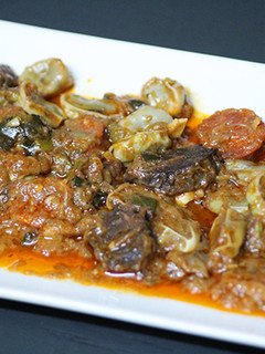 Una foto de Habas con pisto, chorizo y morcilla