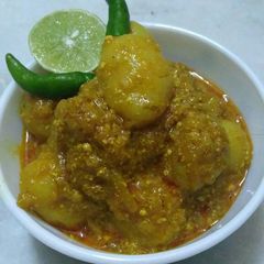 A picture of Spicy Aloo dum.