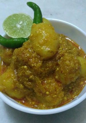 A picture of Spicy Aloo dum.
