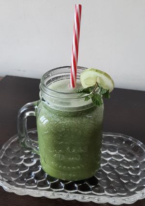 A picture of Cucumber mint lemonade.