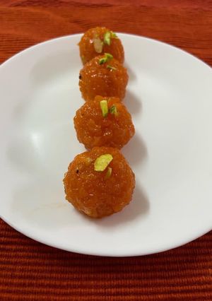 A picture of Boondi ke laddo.