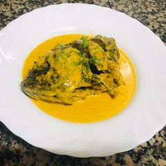 A picture of Fish with tumeric coconut sauce🤤.
