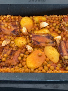 Una foto de Arroz al horno con costillas
