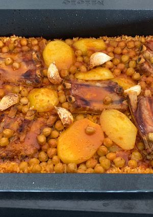 Una foto de Arroz al horno con costillas