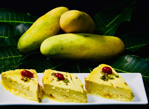A picture of Mango Ice-cream Sandesh.