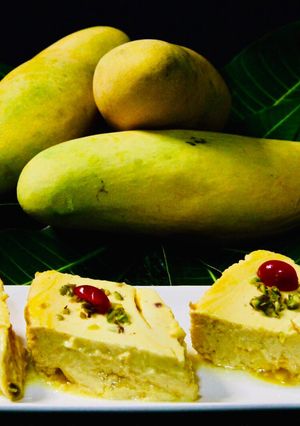 A picture of Mango Ice-cream Sandesh.