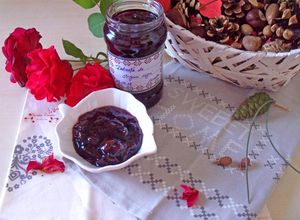 O poză a rețetei Dulceaţă din struguri negri.