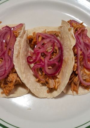 Una foto de Cocinita pibil al estilo de la abuela en olla express