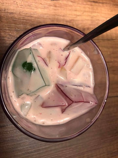Una foto de Postre de gelatinas y frutas