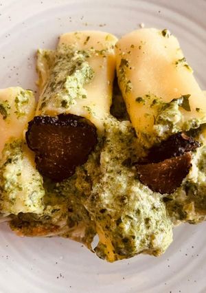 Una foto de Paccheri con ricotta, espinaca y langosta