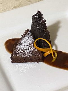 Narancsos- étcsokis brownie fahéjas szilvamártással recept fotója