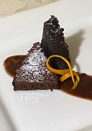 Narancsos- étcsokis brownie fahéjas szilvamártással recept fotója