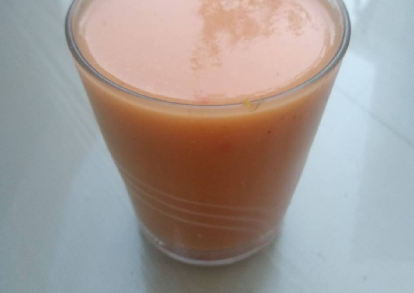 Gazpacho con tomate y frutas