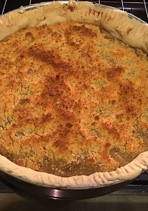 A picture of California Farm Carmelized Onion Pie.